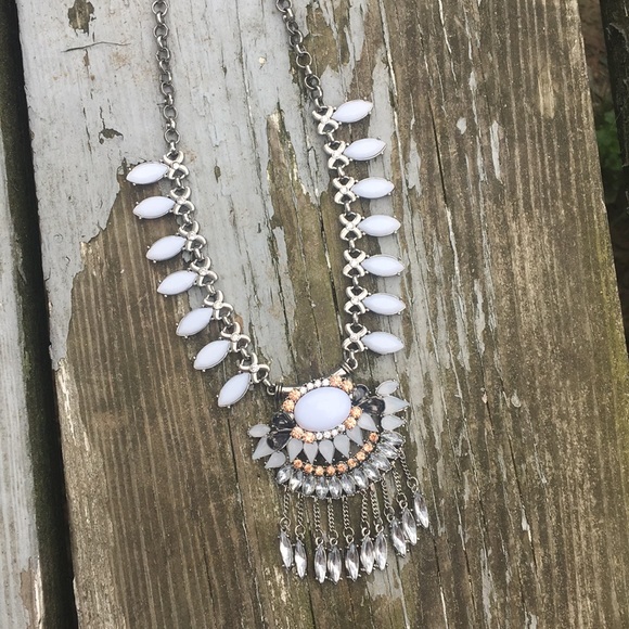 Charming Charlie Jewelry - 🌻Beautiful Statement Necklace Charming Charlie